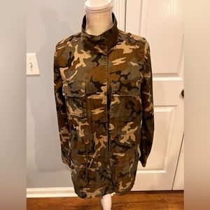 🧥 Gianni Bini Womens Camouflage Anorak Jacket